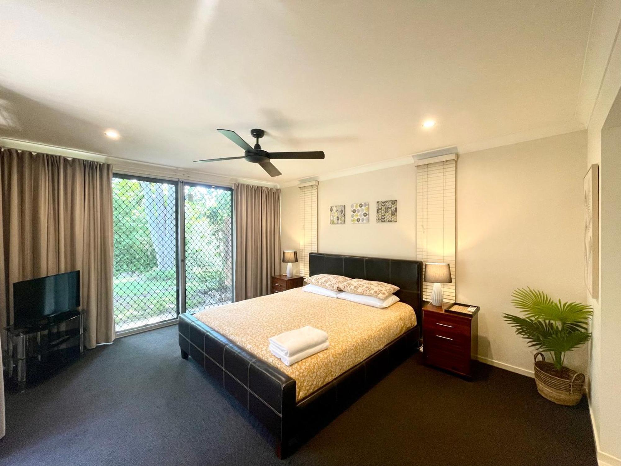 Spacious Hideaway Retreat, Brookfield, Brisbane Exterior photo
