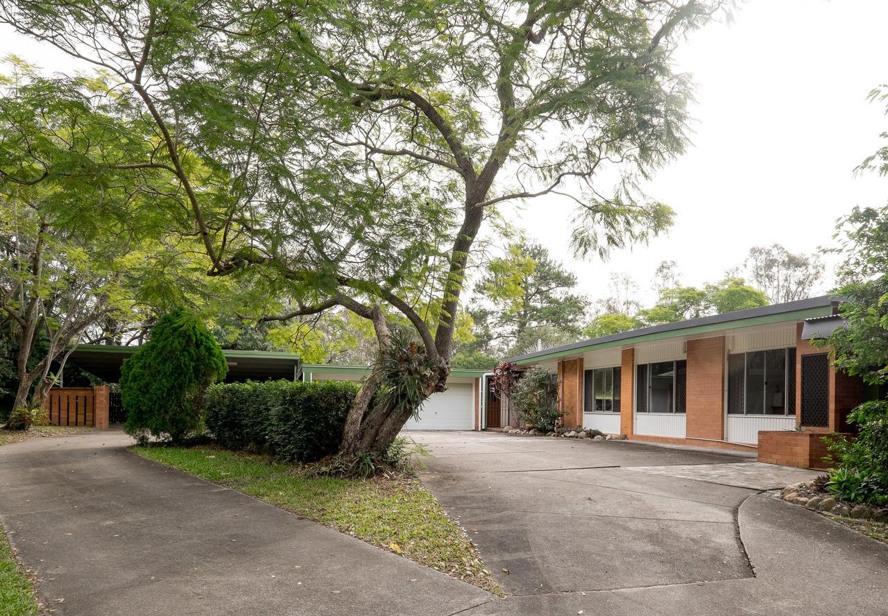Spacious Hideaway Retreat, Brookfield, Brisbane Exterior photo